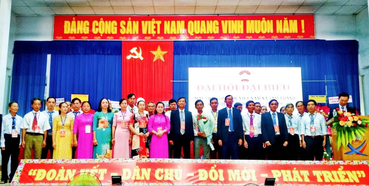 Ra mắt UV Ban Chấp hành khóa mới